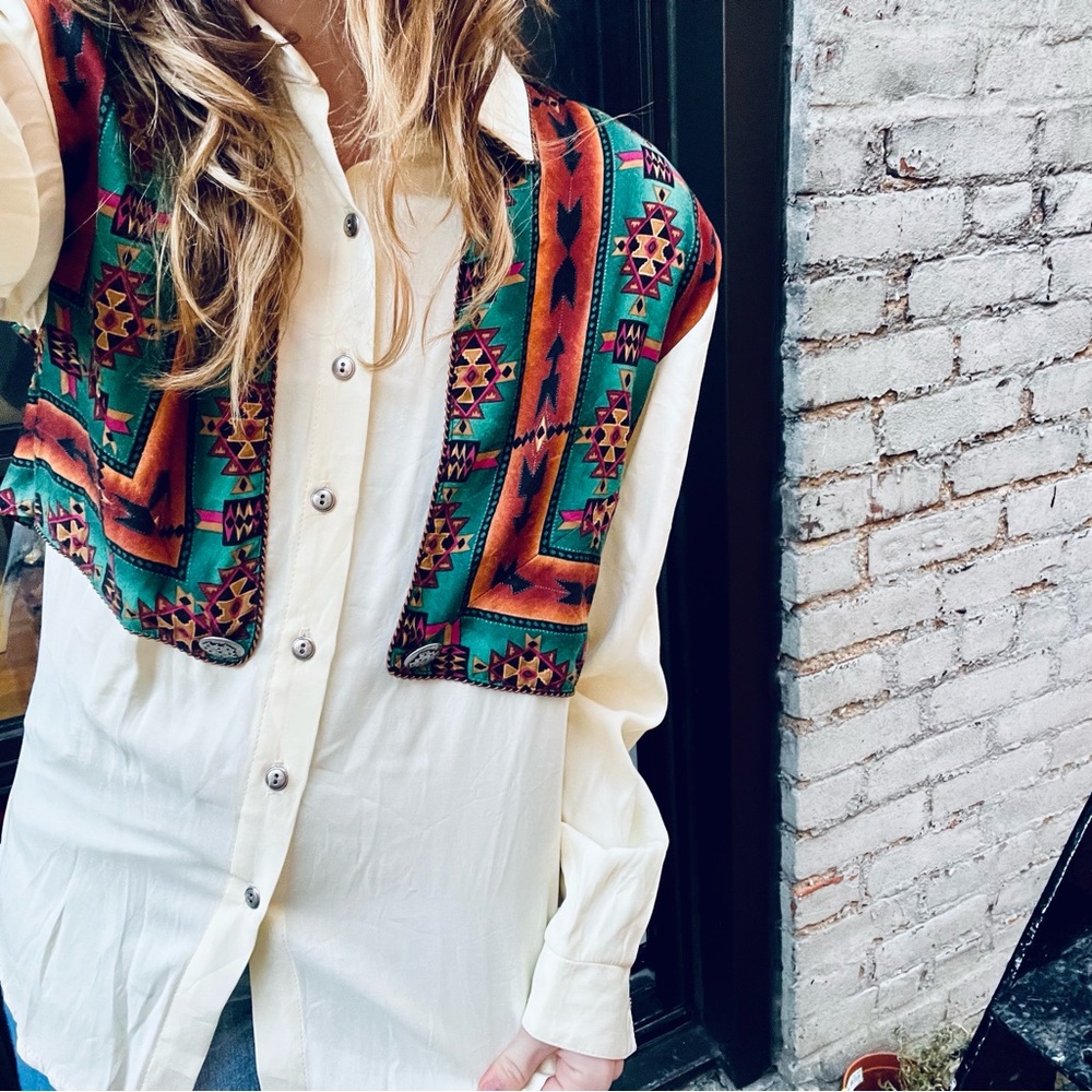 SMALL VINTAGE BLOUSE WITH TRIBAL PRINT VEST AND SHOULDER PADS